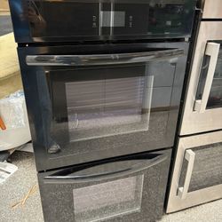 Frigidaire 27 Inch Double Convection Electric Wall Oven In Black