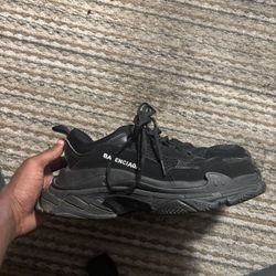 balenciagas triple s