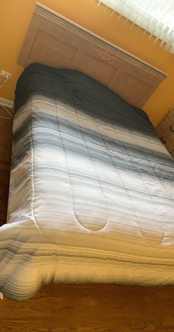 Full size bedroom set (need gone ASAP)