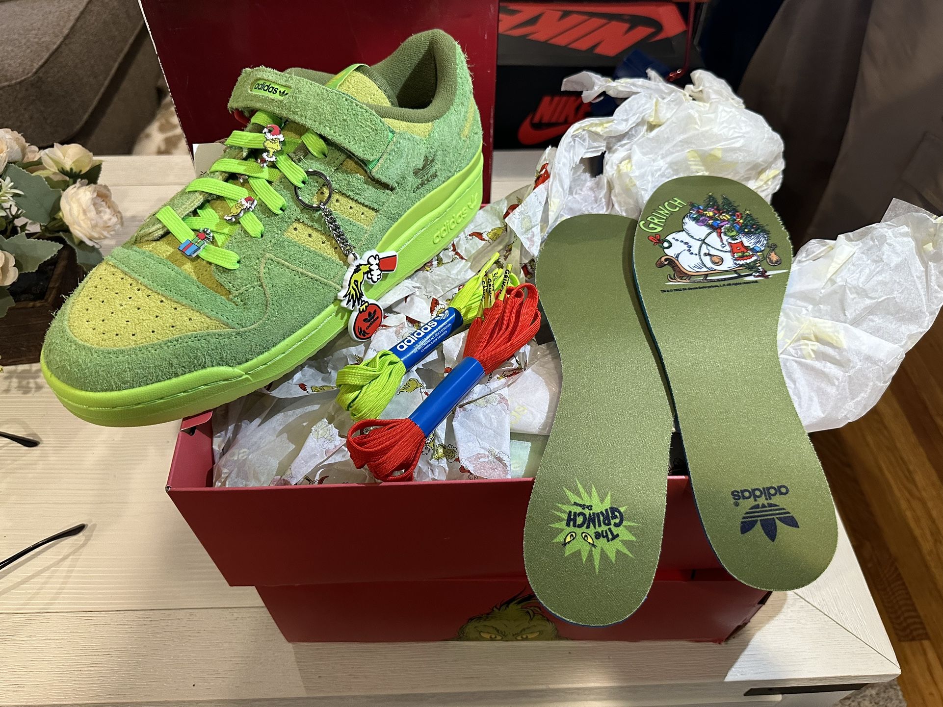 Grinch Adidas Size 10 DS