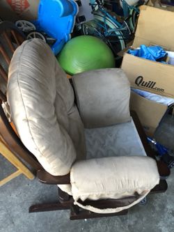Rocking chair !!!! 25.00 with ottoman !!!