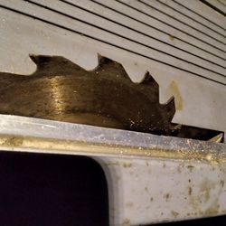 Makita 8-1/4" Portable Table Saw (Model 2708