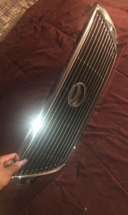 Toyota Avalon Grille  (fits car between 95-97)