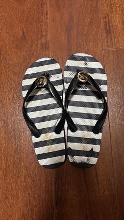 MK flip flops size 7