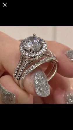 New 18 k white gold wedding ring set engagement ring