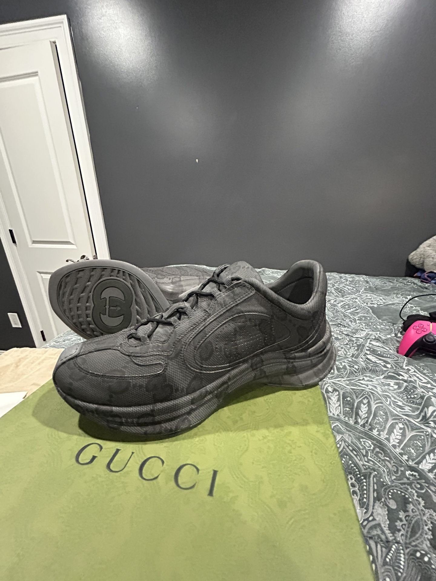 Gucci Ultralite Plume GG Graphite Grey