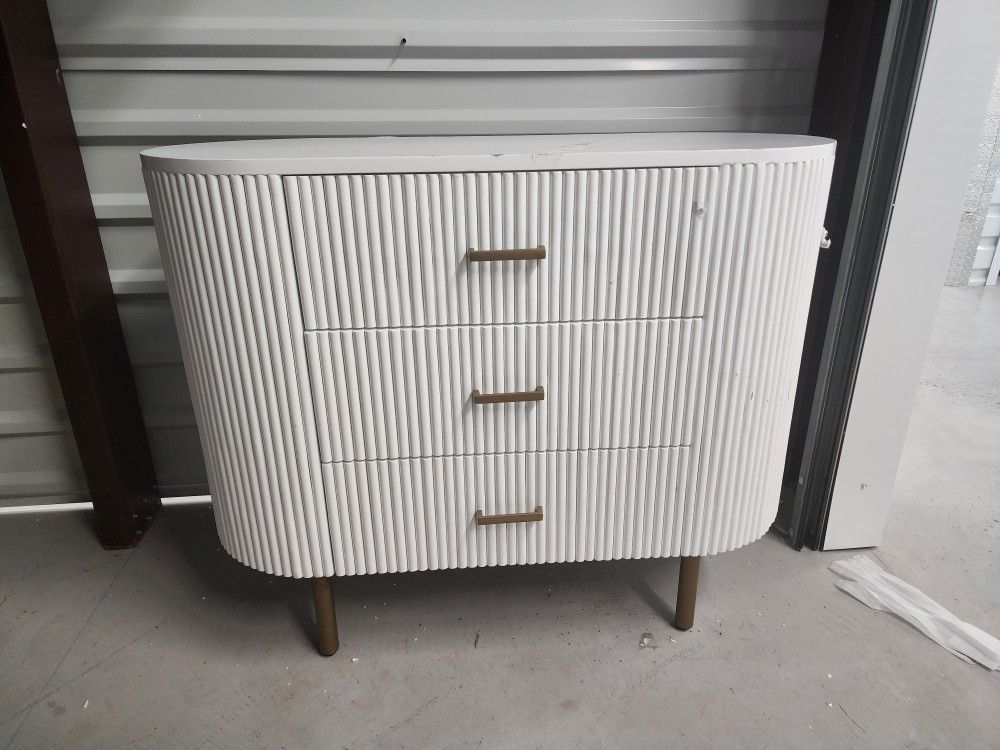 White & Gold Dresser – Modern Style – Some Wear – 3 Drawers