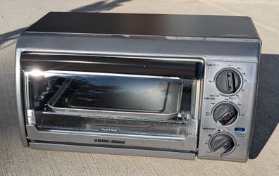 Black & Decker Toaster Oven - Super Clean