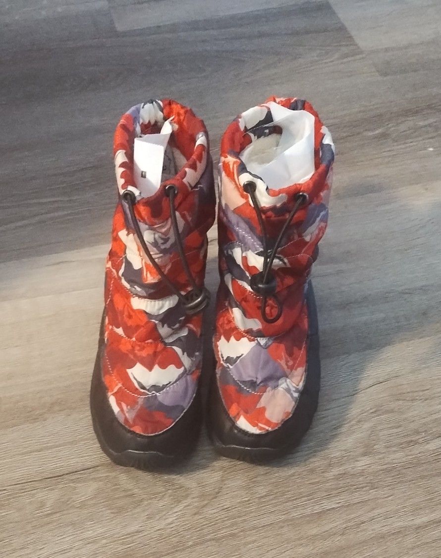 Snow Boots Kids Size 13 New $10