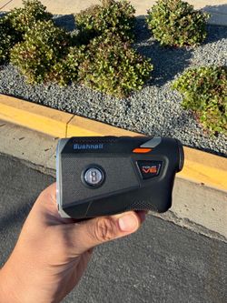 BUSHNELL TOUR V6 RANGEFINDER