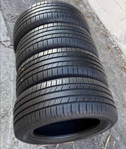245/60/18 Michelin Selling a set of 4 tires in excellent condition 🫡