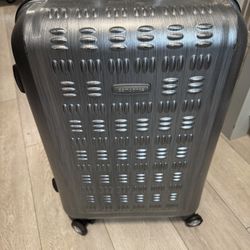 Samsonite rolling carry on luggage 