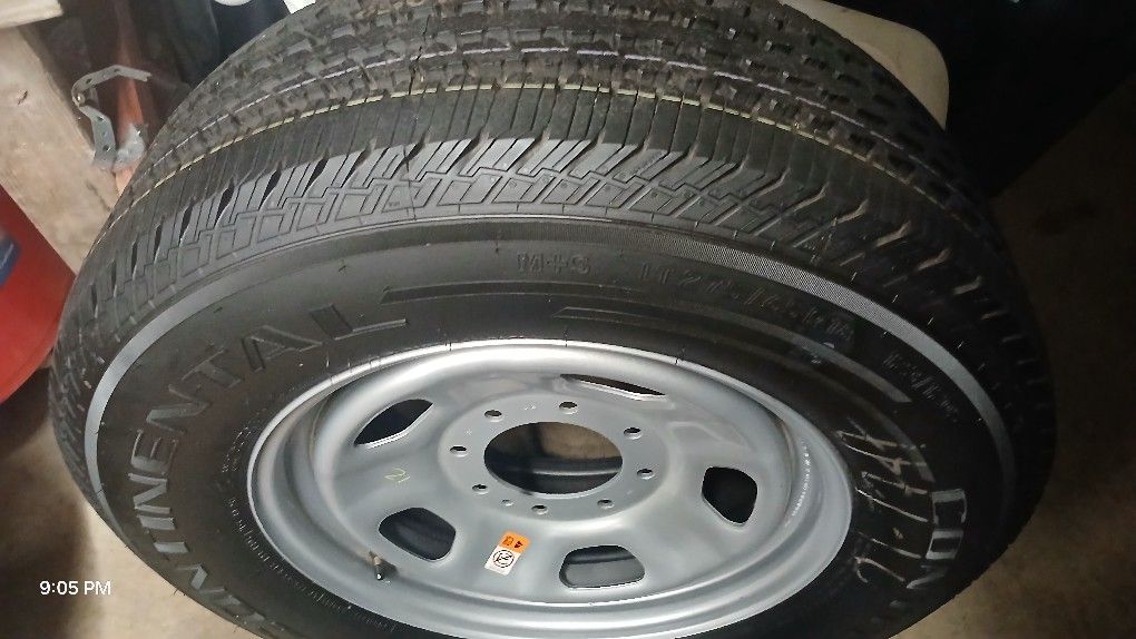 275 65 r18 new tires and wheels. from F -250