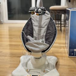 Mamaroo Baby Swing