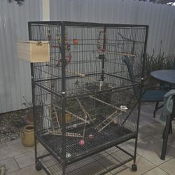 Jaula Negra Para Aves En Buenas Condiciones 