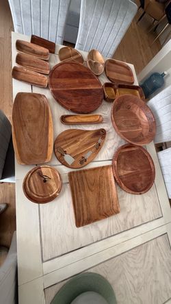 18 pieces wooden servers