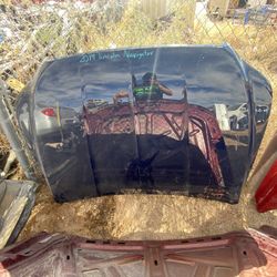 2019 Lincoln navigator hood