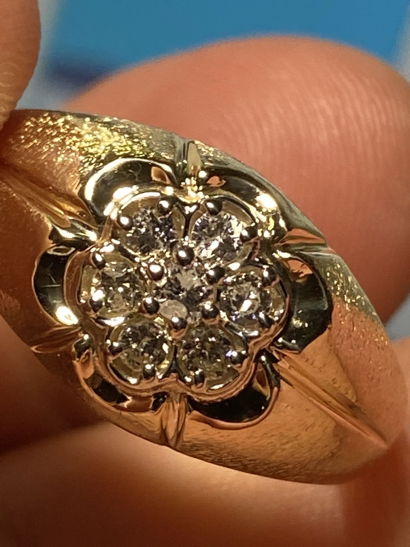 Absolutely gorgeous and stunning 14Kt solid yellow gold diamond ring size 12