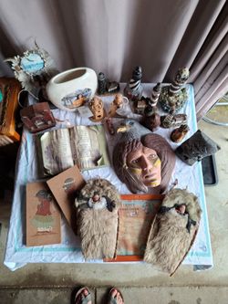Various collectibles