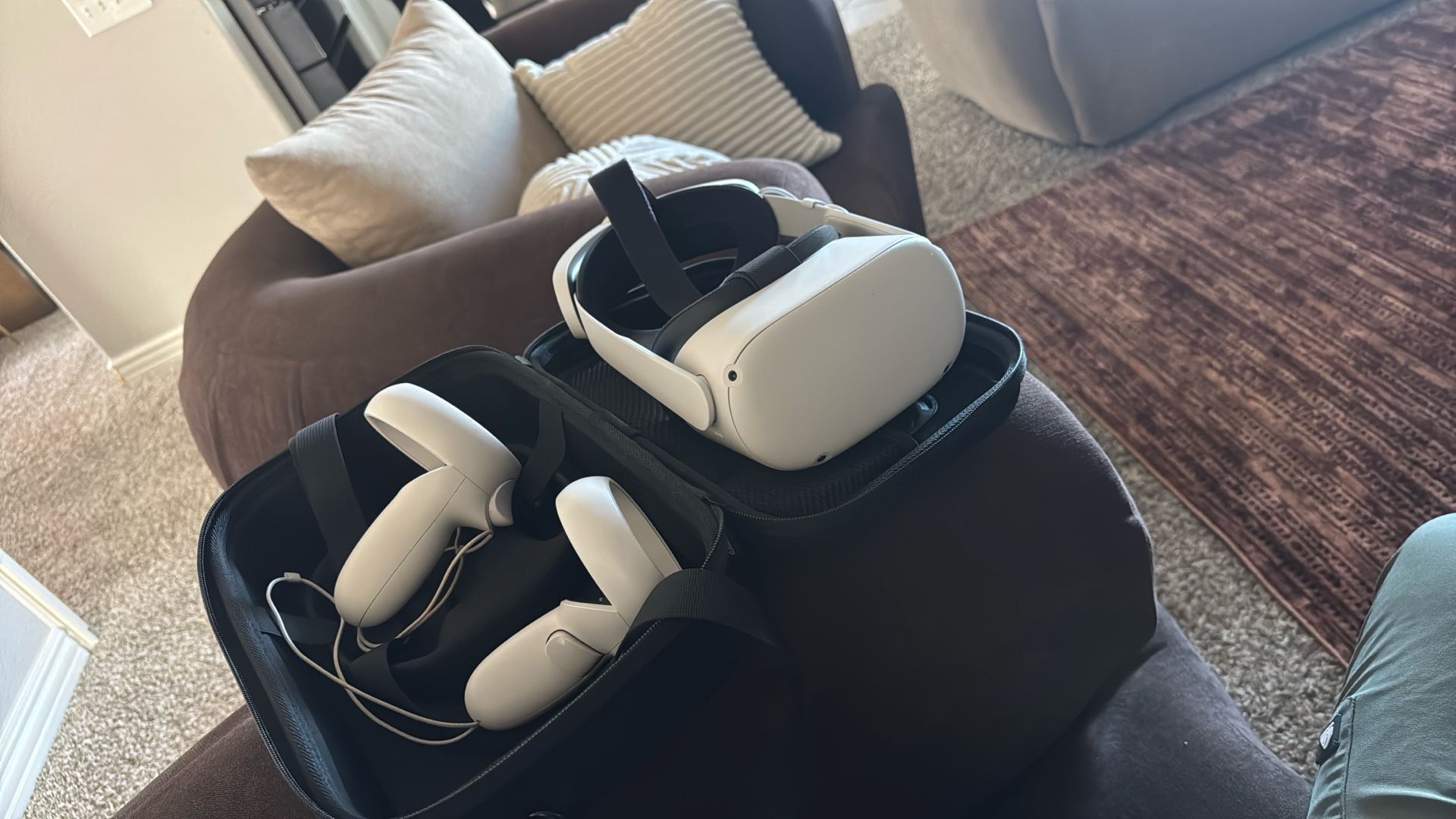 Oculus 2 With Case And Headset