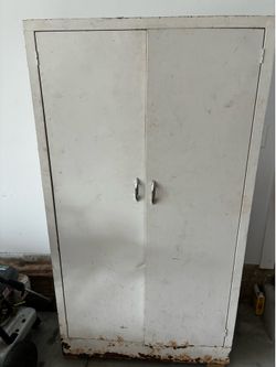 Storage cabinet