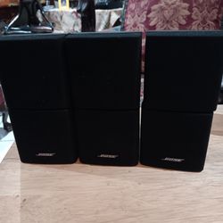 BOSE DOUBLE CUBES SPEAKERS...3 SPEAKER FOR $35.00