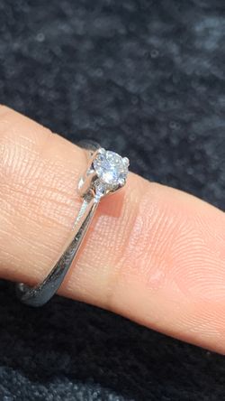 Prefect engagement/.promise ring 14k white gold and diamond
