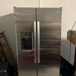 General Electric Refrigerator New