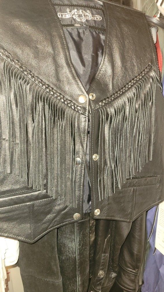 Ladies Leather Fring Vest.