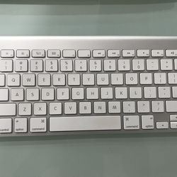 Apple MacBook Wireless Bluetooth Keyboard