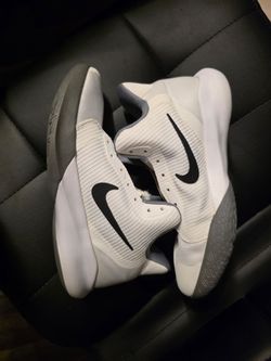 Nike Precision lll Basketball Shoes
