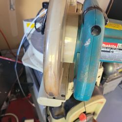 Makita Sliding Mitter Saw.  BO