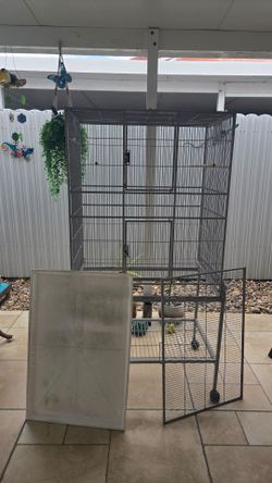 Jaula Gris Para Aves En Buenas Condiciones