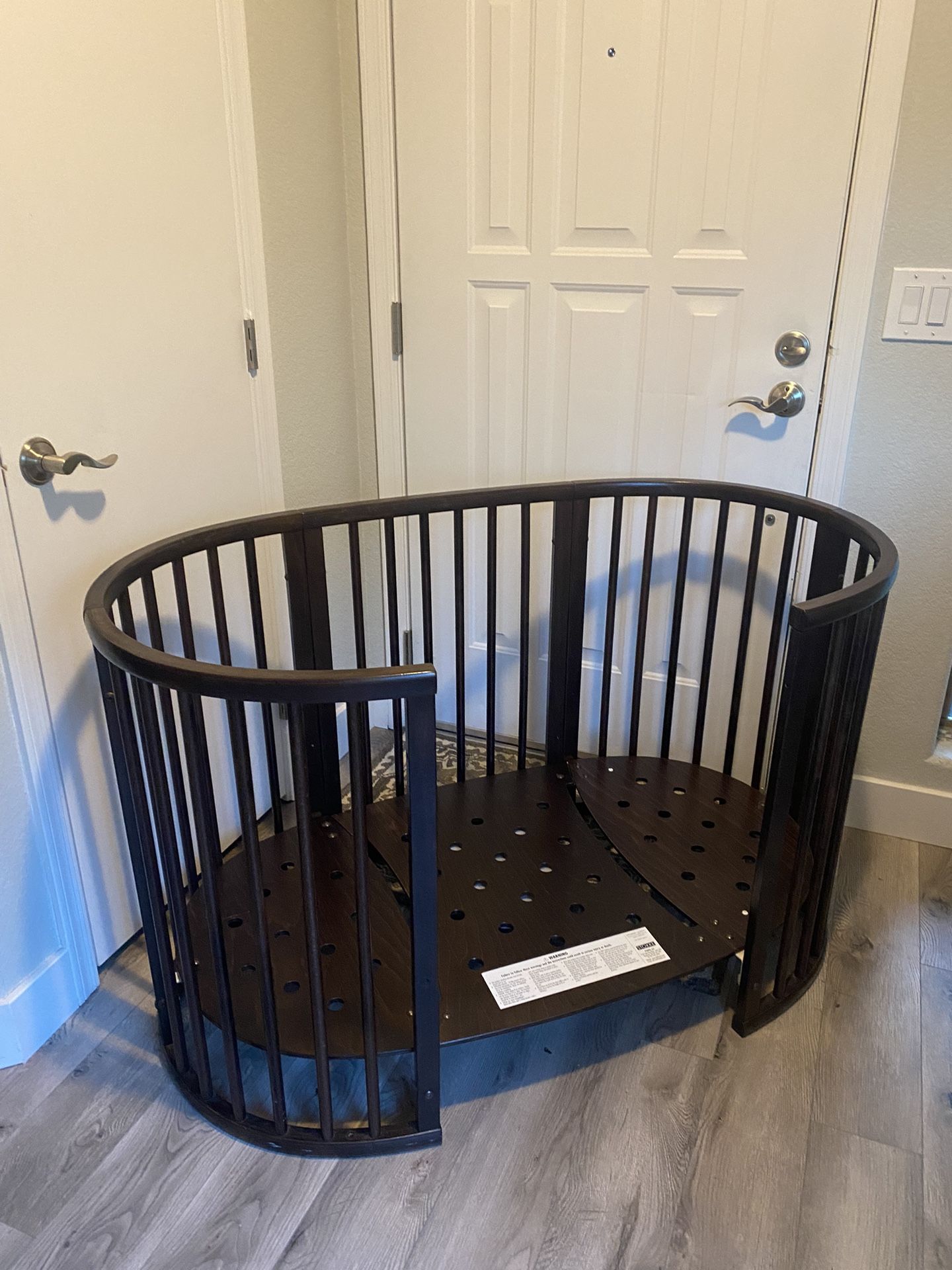 STOKKE SLEEPI WALNUT