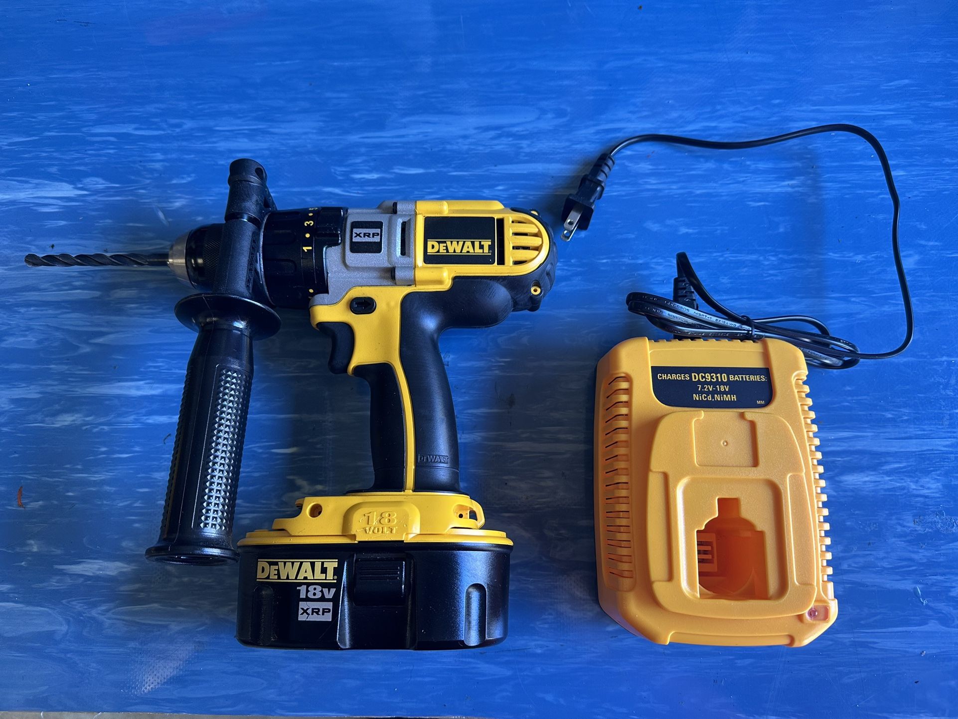 DEWALT 18-volt 1/2-in Cordless Drill. Charger Included