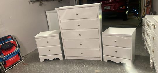 Dresser and two nightstands and mirror