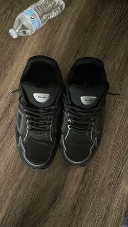 Wore a couple of times Dior b30s size 10