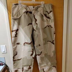 Men's Large Camo Pants