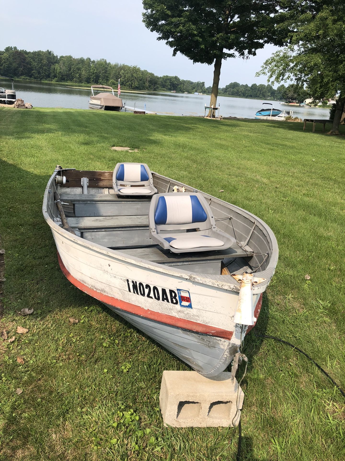 14’ Starcraft Fishing Boat