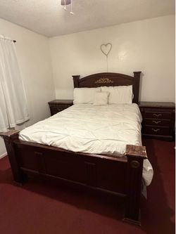 Bed set with mirror dresser