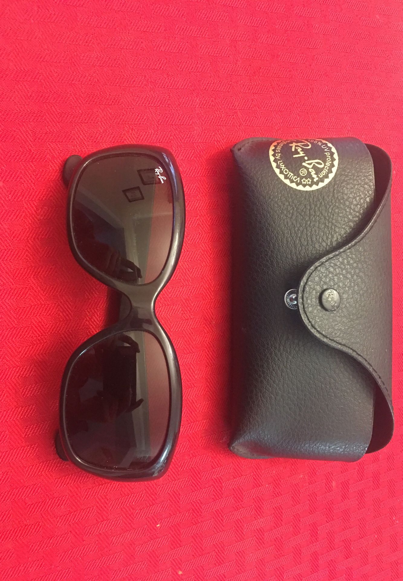 Authentic Unisex Ray Bans sunglasses