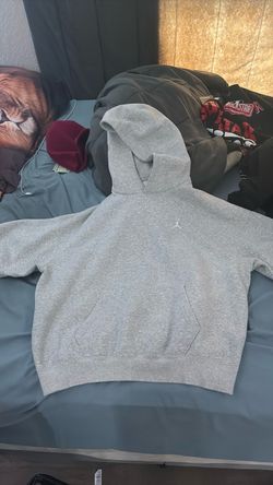 Grey jordan pullover
