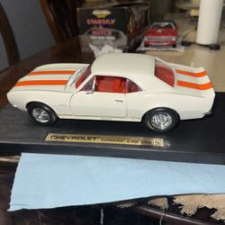 1:18 Road Signature 1967 Camaro Z28 