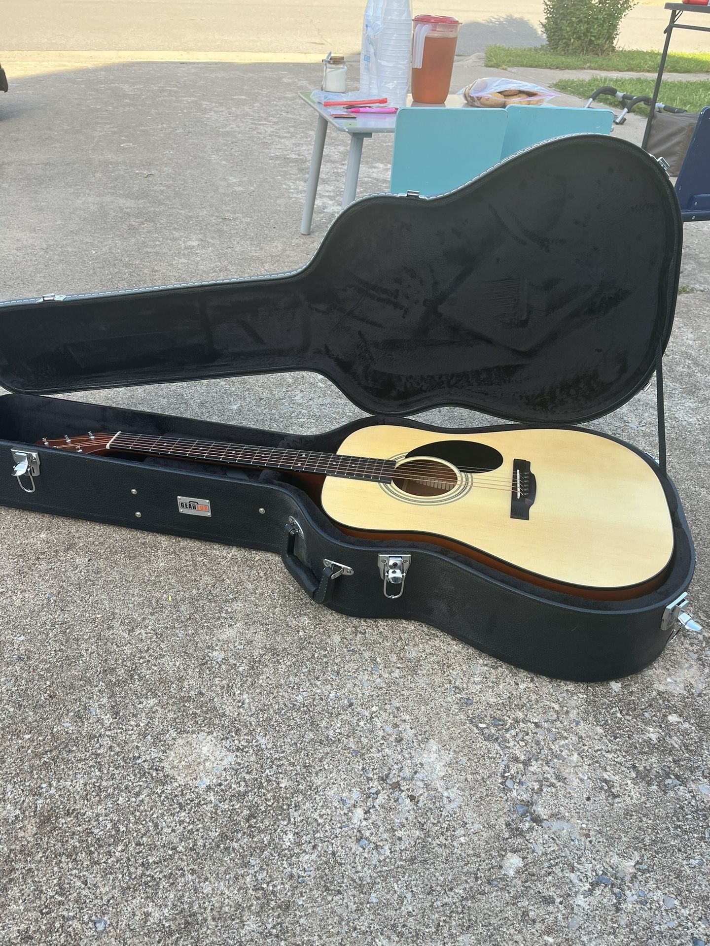 Jasmine Guitar With Hard Case