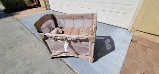 Arms Reach Co-Sleeper