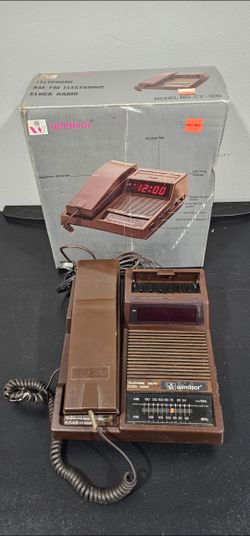 Selling a vintage Windsor AM/FM electronic clock radio telephone. It's model CT-300 and comes with the original box! It has a snooze bar, LED time dis