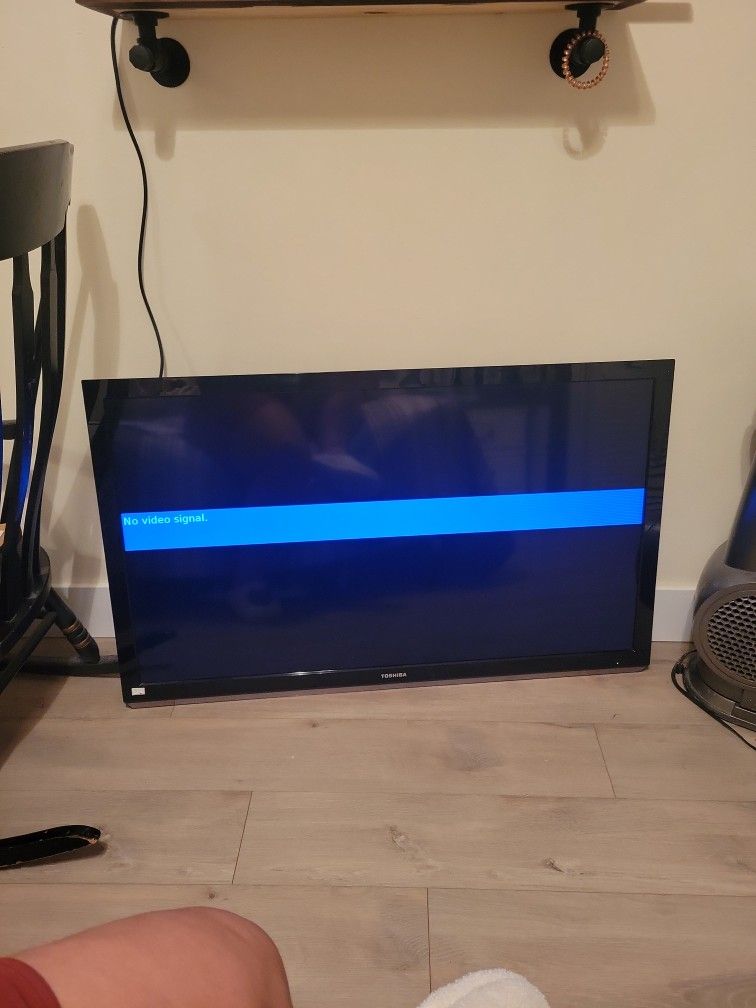 46 inch Toshiba with mount
