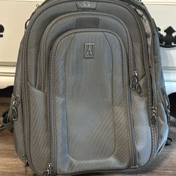 Travelpro Crew 9 Business Laptop Tablet Backpack 4 Compartment w/ Pockets 17.5”