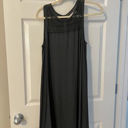 NEW LOFT SWING shift MED Black stretch Rayon DRESS w Crocheted Linen LACE @neck   EFFORTLESS SWING OF THIS FAVORITE ,DONE IN A SOFT ,STRETCHY KNIT WIT