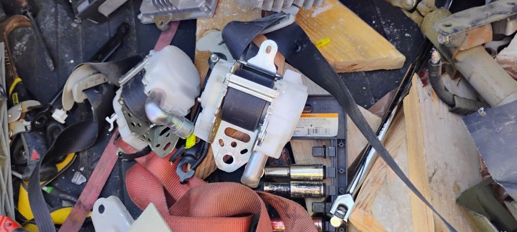 2006 To 2013 Lexus Seatbelts Driver And Passenger Good Parts 